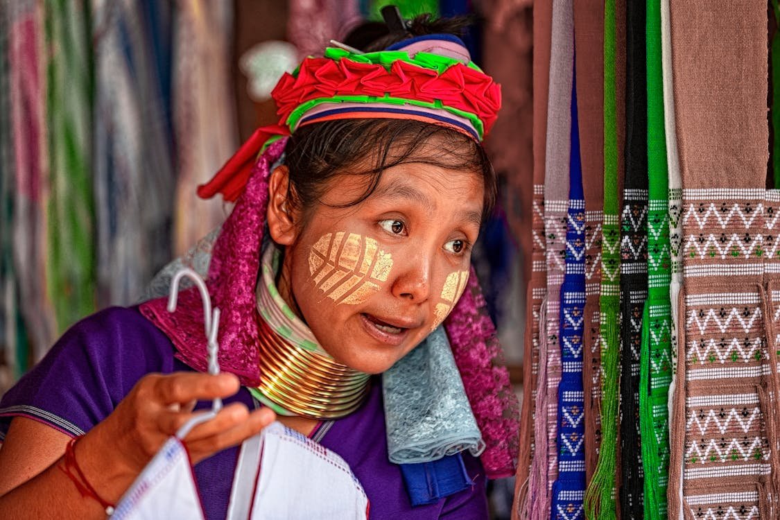 free-photo-of-woman-in-traditional-clothing
